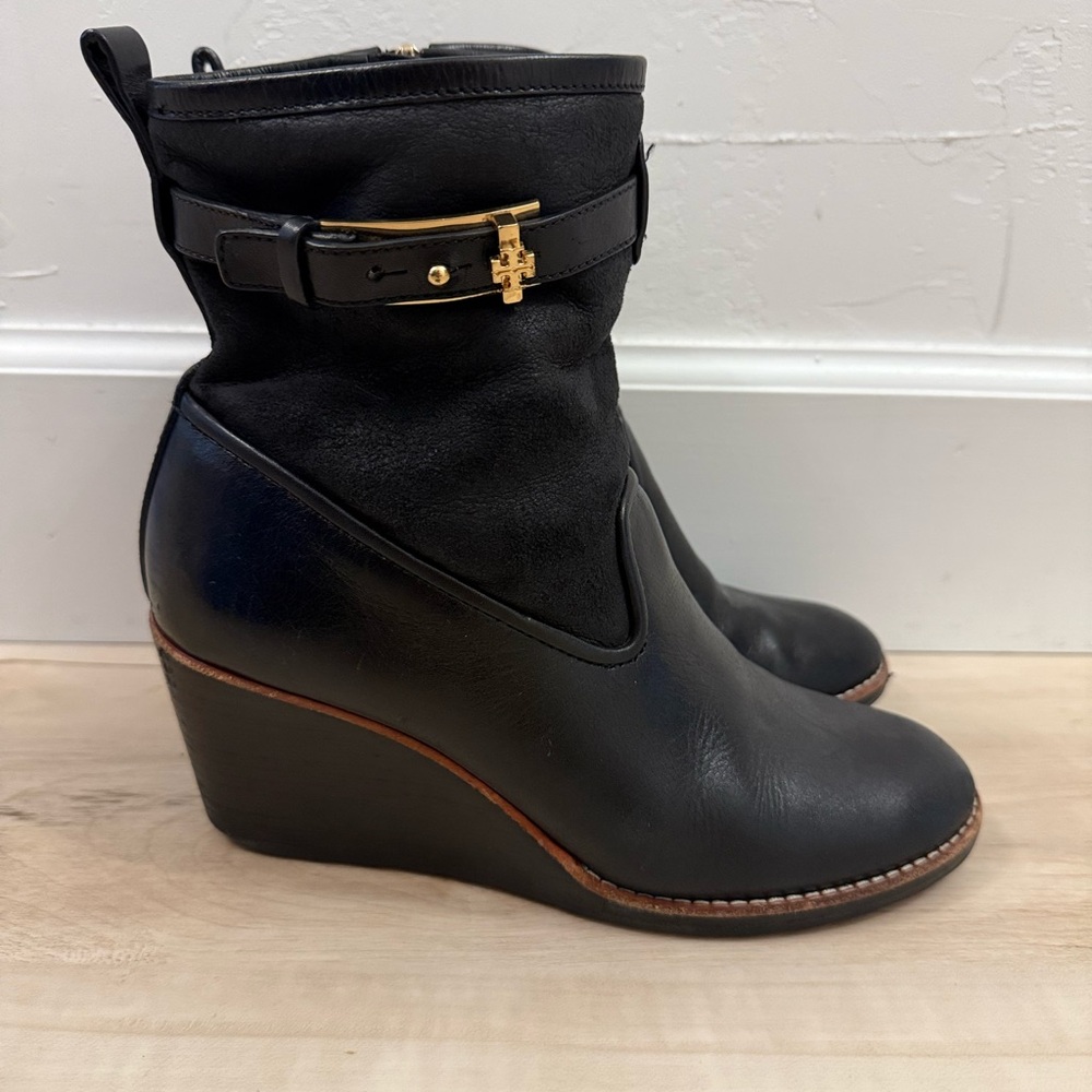 Tory Burch Primrose Black Wedge Ankle Boots Shearling Lamb Fur Lined 8.5